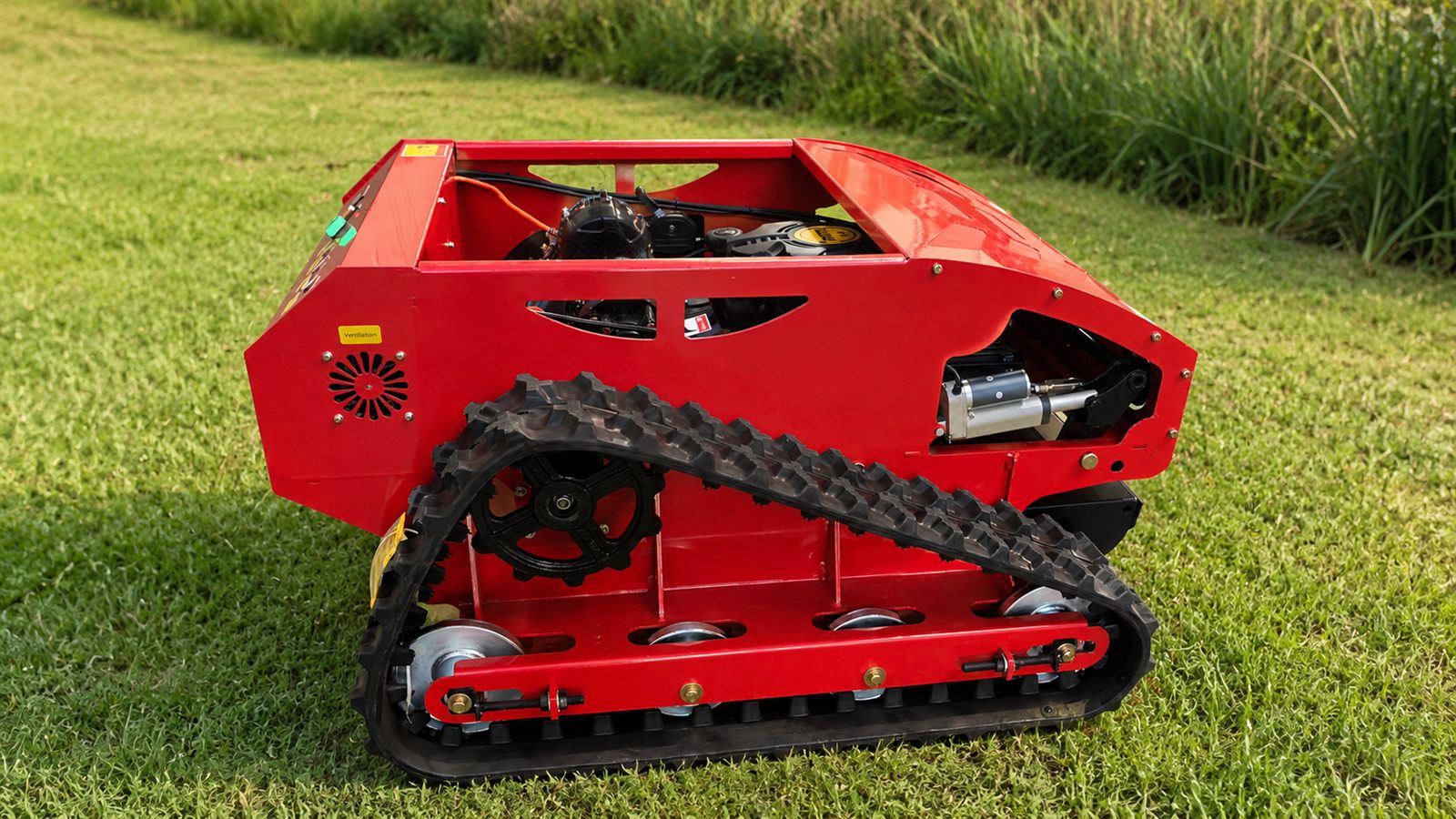 KORVA SH-1000B commercial track mower side view