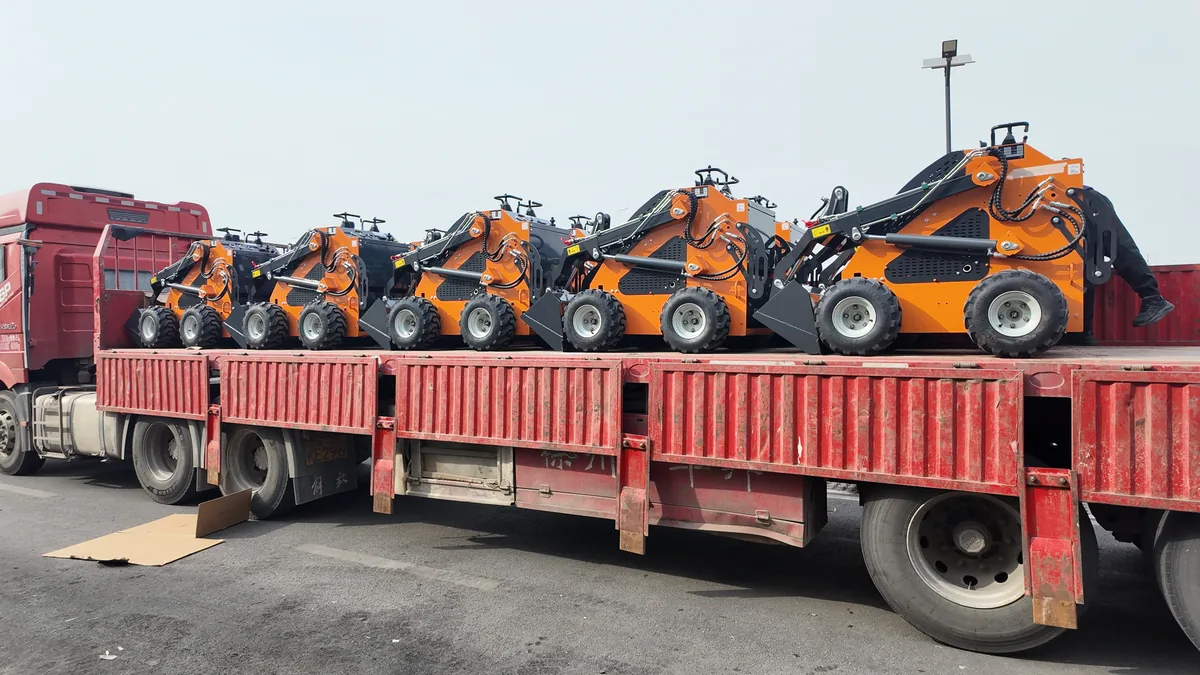 KORVA S490 ride-on wheel mini skid steer loader container loading for international shipment