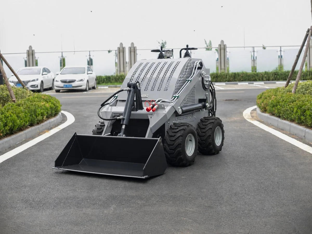 Gray customized KORVA S460 wheel mini skid steer loader for construction loading
